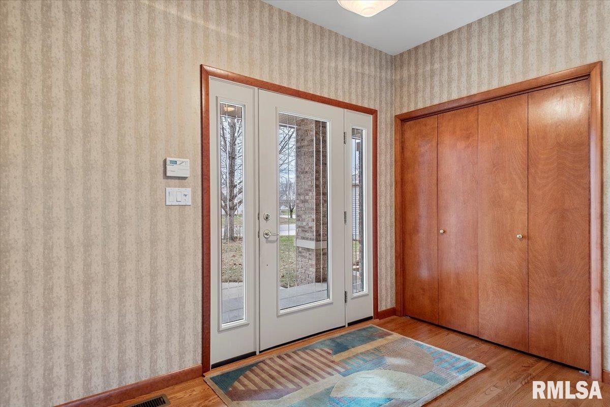 6708 Phlox Drive Springfield, IL 62712 - Photo 6 of 61