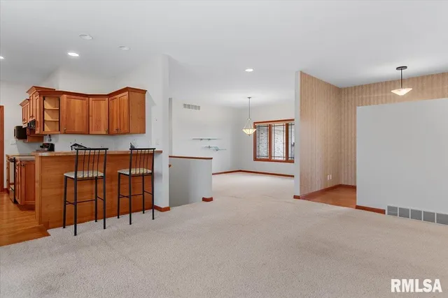 $365,500 | 6708 Phlox Drive, Springfield, IL 62712