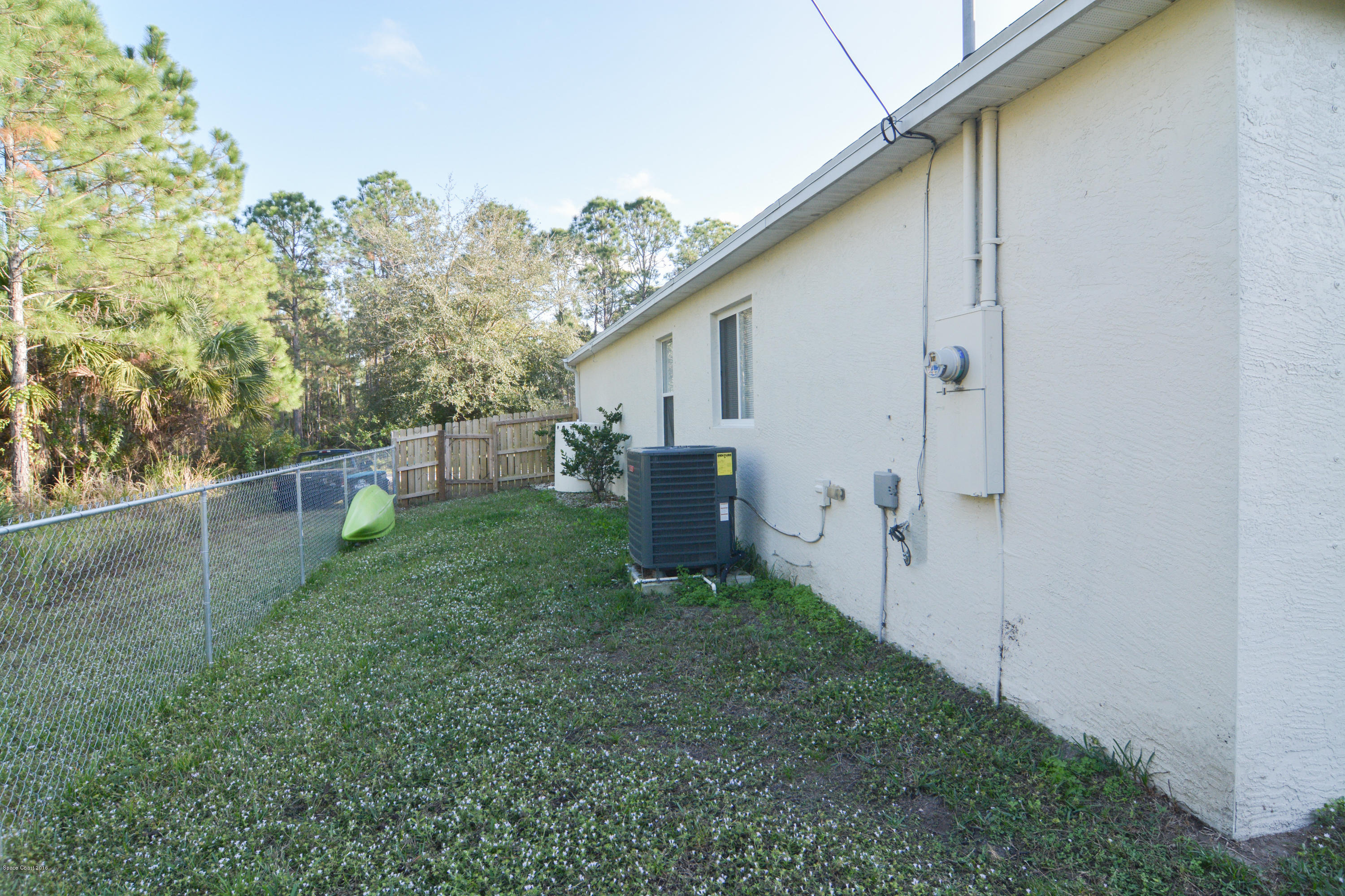 2692 Foster Road Southeast Palm Bay, FL 32909 - Photo 5 of 20 KUG_0763