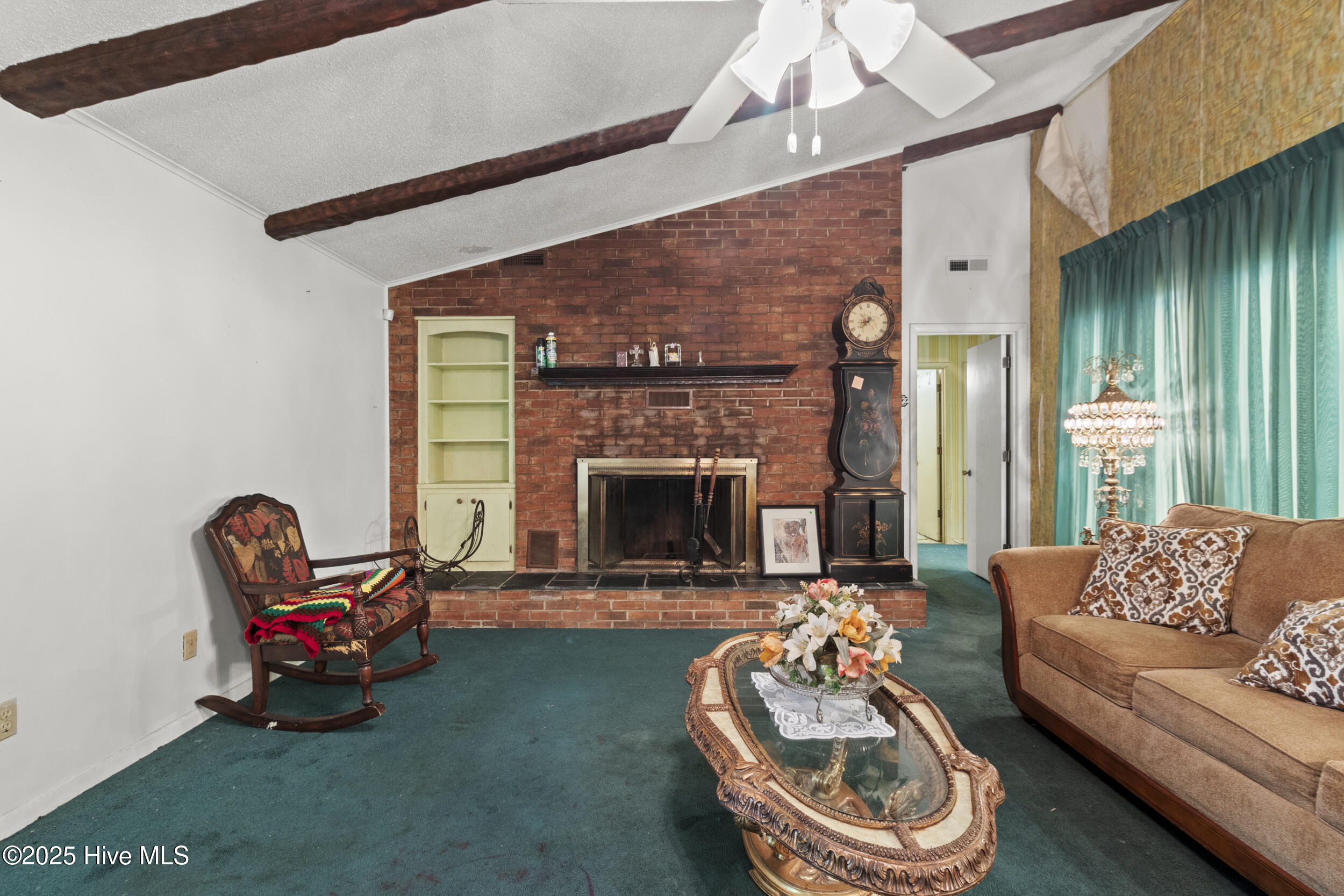 1618 Highway 11 Kelly, NC 28448 - Photo 10 of 36 1618 NC 11 10_living room