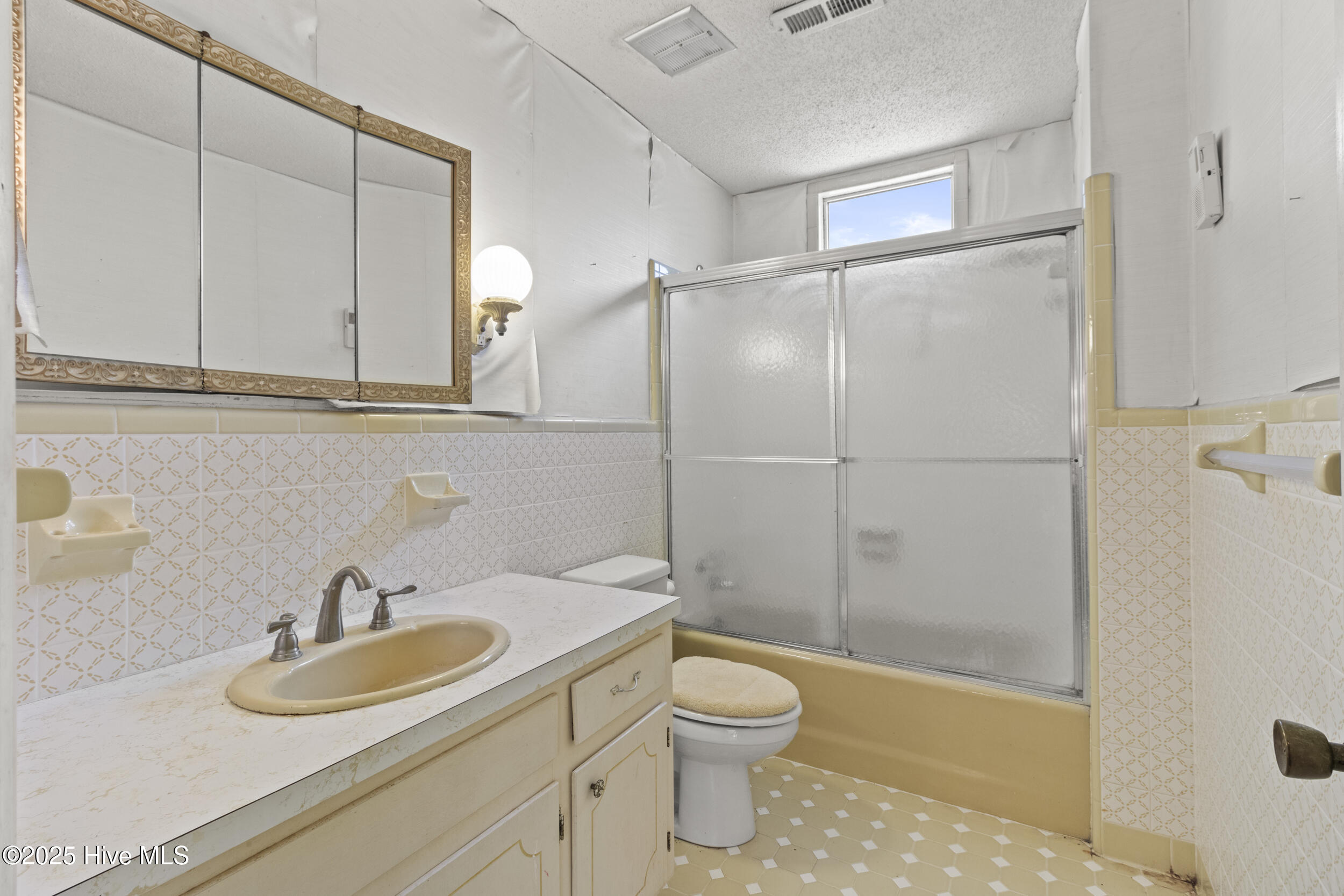 1618 Highway 11 Kelly, NC 28448 - Photo 13 of 36 1618 NC 11 13_bathroom