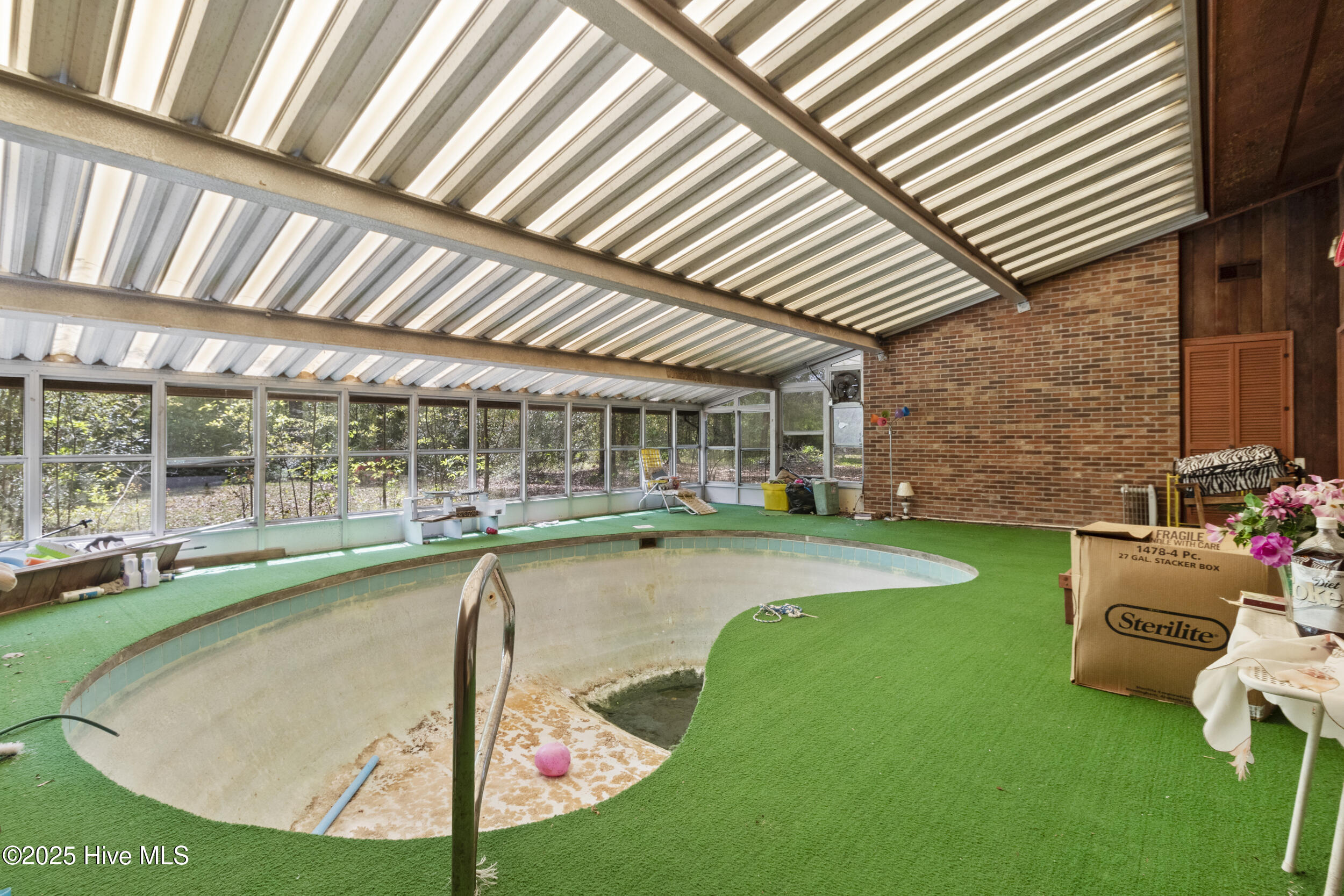 1618 Highway 11 Kelly, NC 28448 - Photo 17 of 36 1618 NC 11 17_indoor pool