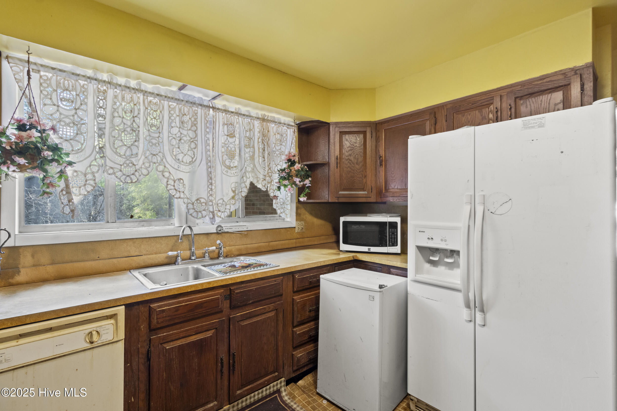 1618 Highway 11 Kelly, NC 28448 - Photo 22 of 36 1618 NC 11 24_kitchen