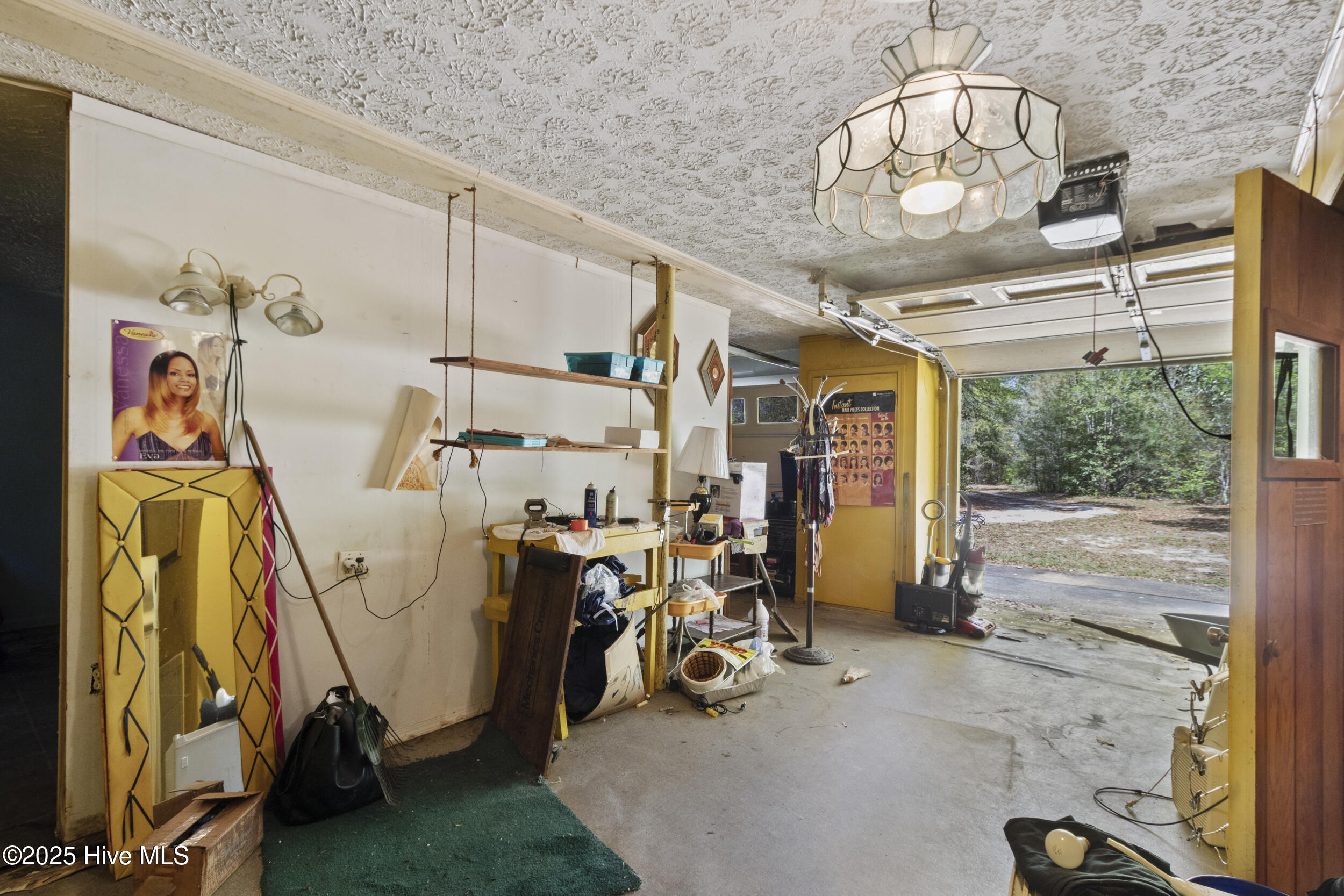 1618 Highway 11 Kelly, NC 28448 - Photo 25 of 36 1618 NC 11 29_garage