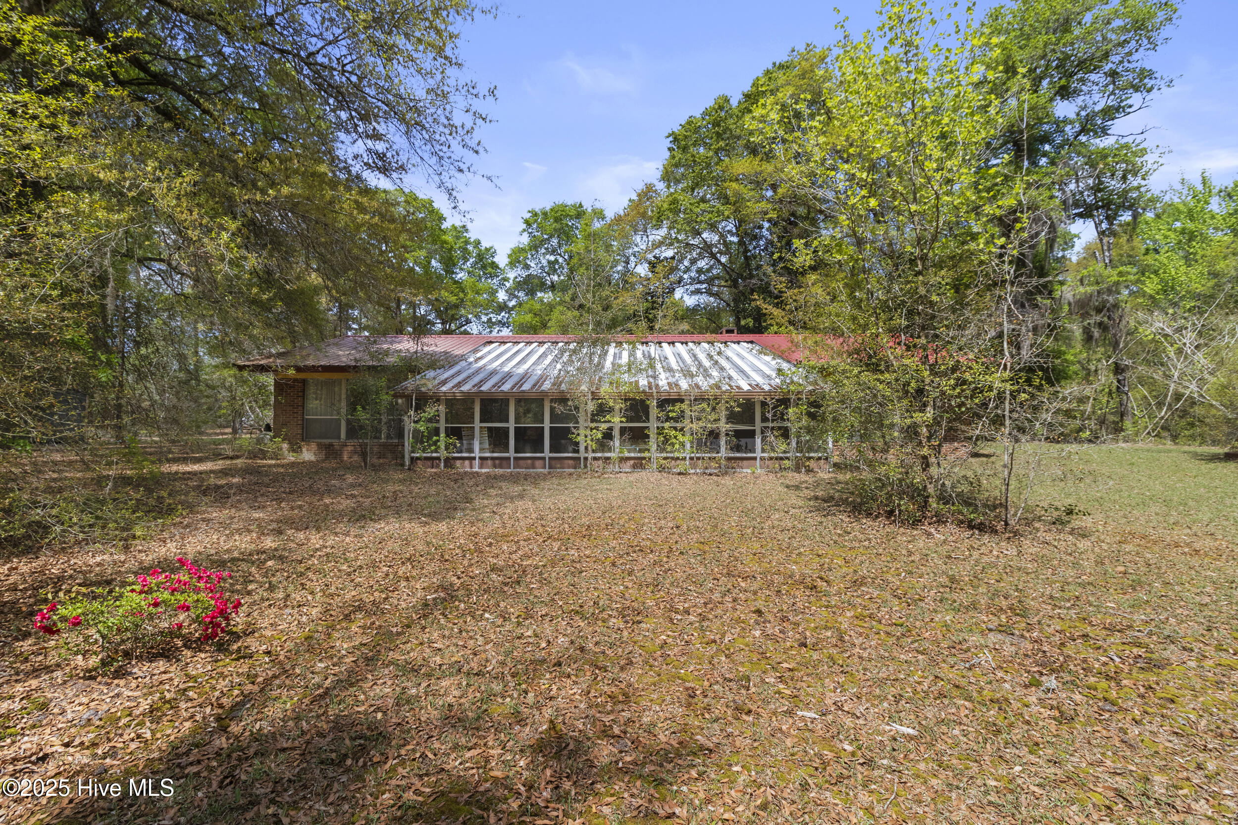 1618 Highway 11 Kelly, NC 28448 - Photo 28 of 36 1618 NC 11 32_back exterior