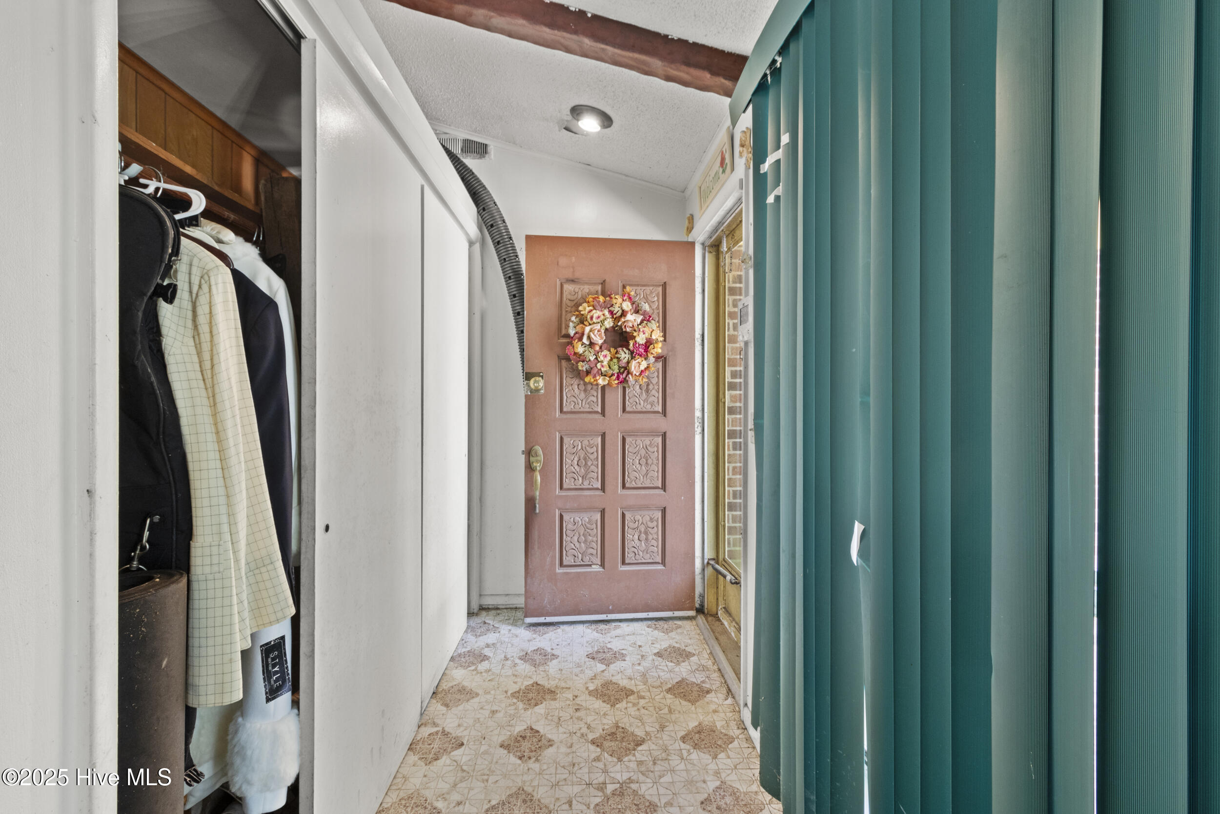 1618 Highway 11 Kelly, NC 28448 - Photo 6 of 36 1618 NC 11 6_front entryway