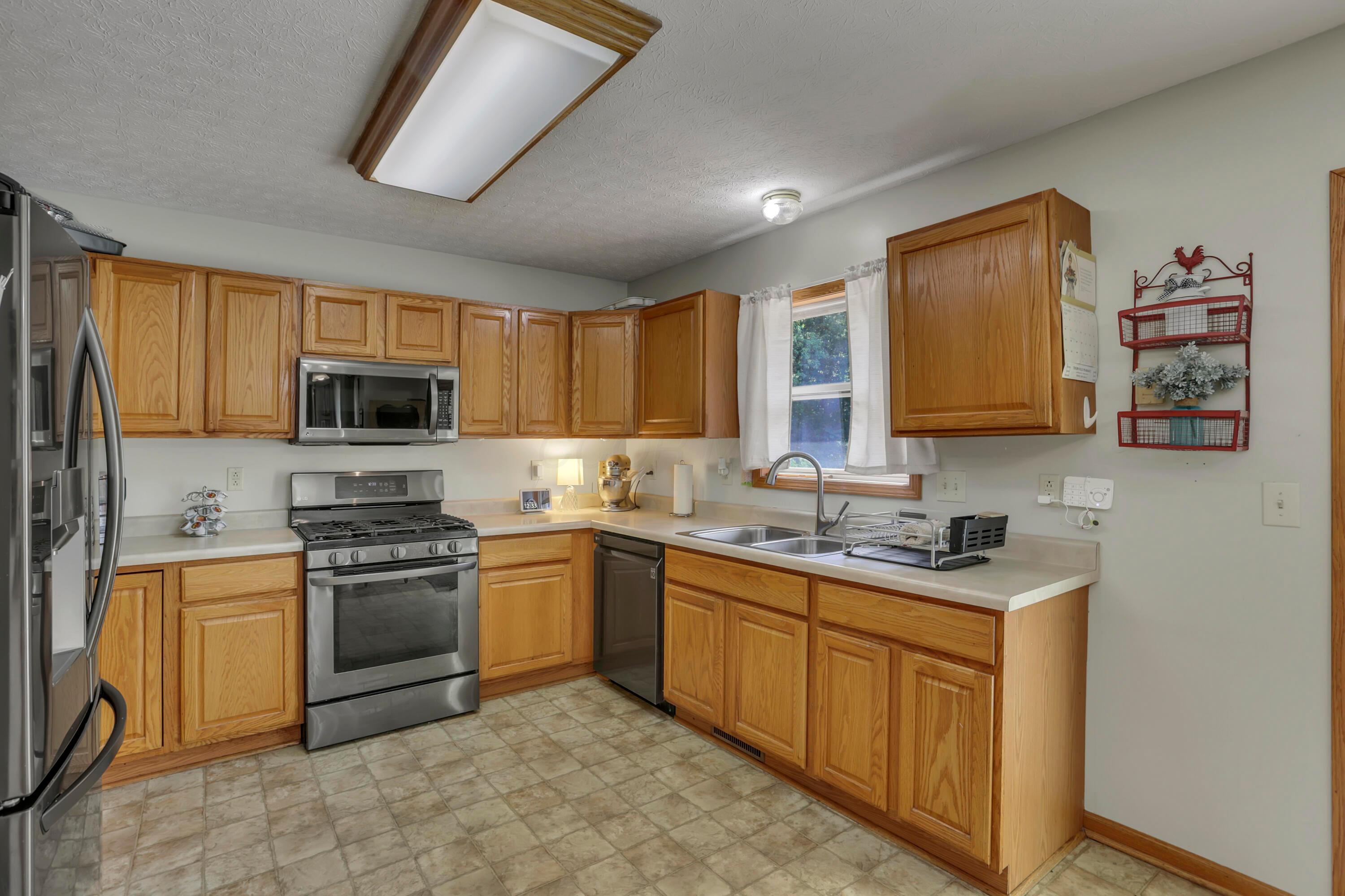 6335 Cimarron Road Mount Perry, OH 43760 - Photo 41 of 60 28-print-LO5A5477