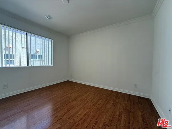 $2,950 | 330 Cameron Place, Unit 1, Glendale, CA 91207