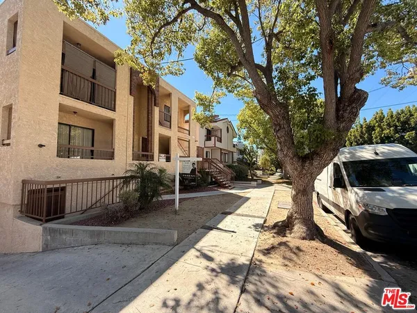 $2,950 | 330 Cameron Place, Unit 1, Glendale, CA 91207