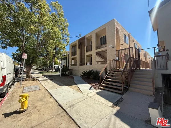 $2,950 | 330 Cameron Place, Unit 1, Glendale, CA 91207