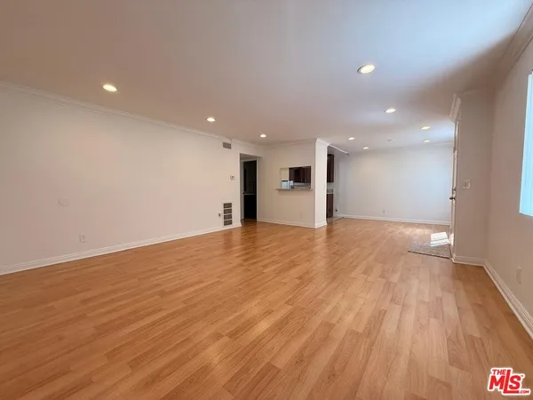 $2,950 | 330 Cameron Place, Unit 1, Glendale, CA 91207