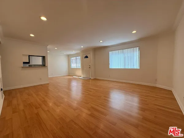 $2,950 | 330 Cameron Place, Unit 1, Glendale, CA 91207