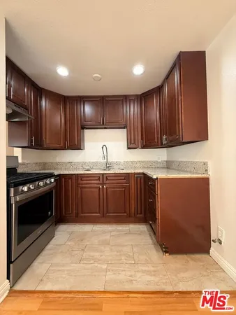 $2,950 | 330 Cameron Place, Unit 1, Glendale, CA 91207