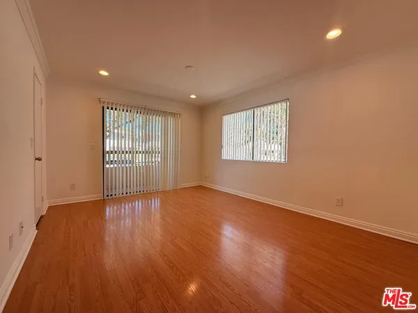 $2,950 | 330 Cameron Place, Unit 1, Glendale, CA 91207