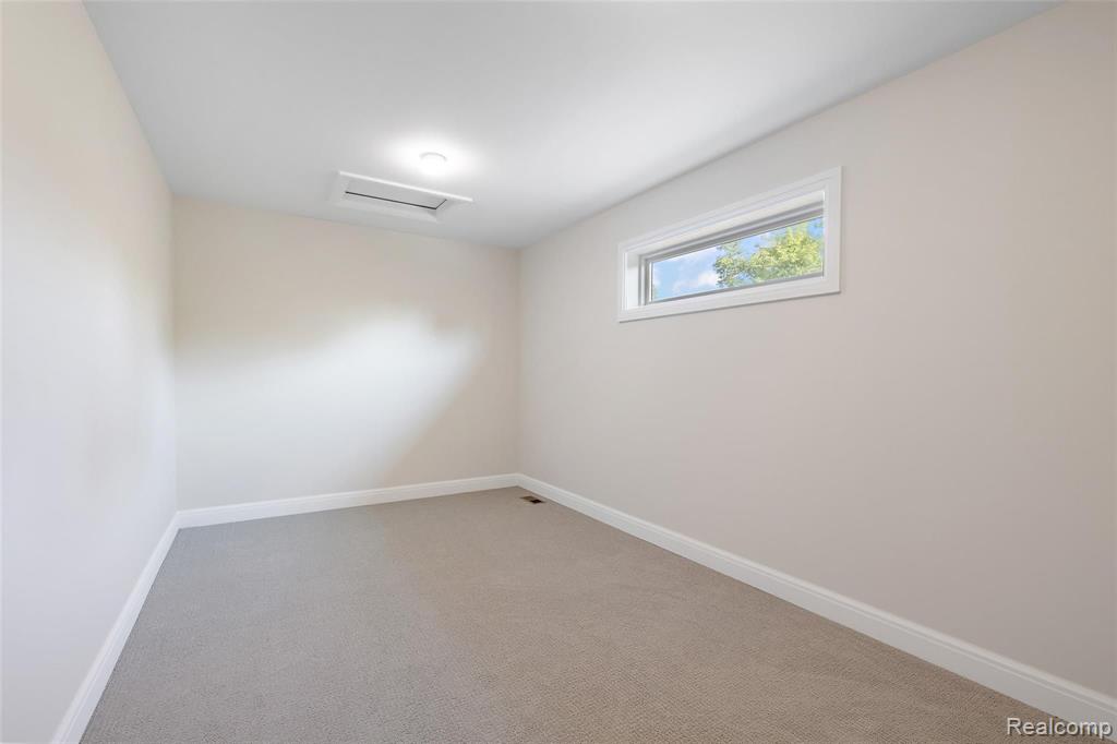 1922 Traceky Rochester Hills, MI 48306 - Photo 40 of 51