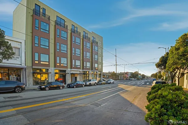 $5,200 | 3945 Judah Street, Unit 504, San Francisco, CA 94122