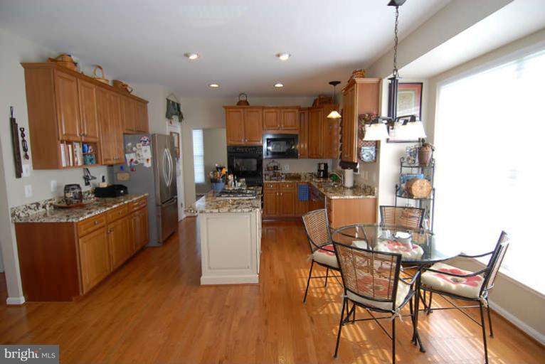 24778 Prairie Grass Drive Stone Ridge, VA 20105 - Photo 12 of 24 Kitchen