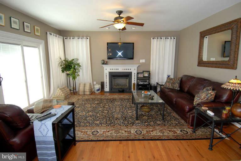 24778 Prairie Grass Drive Stone Ridge, VA 20105 - Photo 8 of 24 Family Room