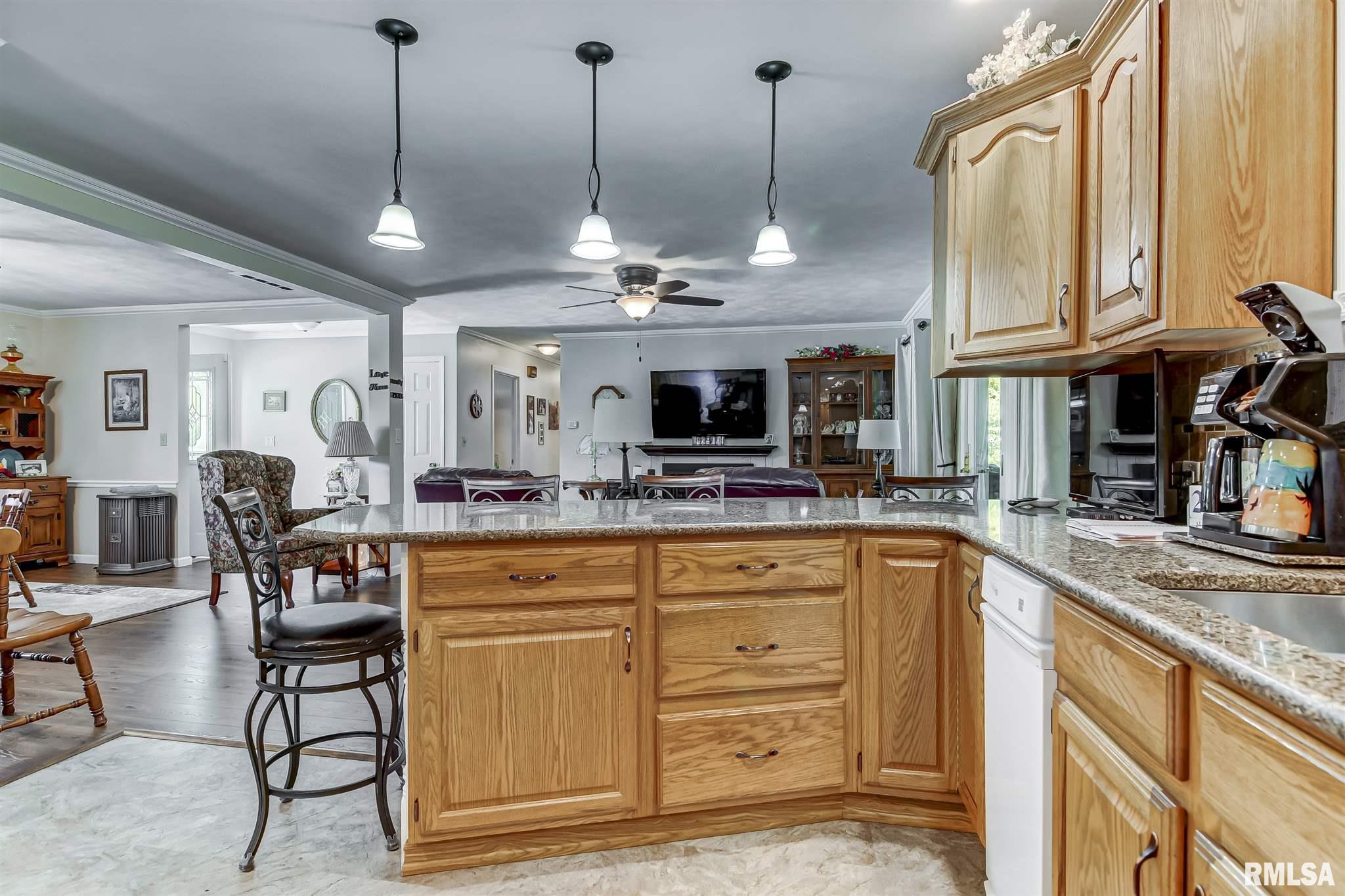 18 Wind Cave Drive Springfield, IL 62712 - Photo 5 of 43 Gallery Image 5