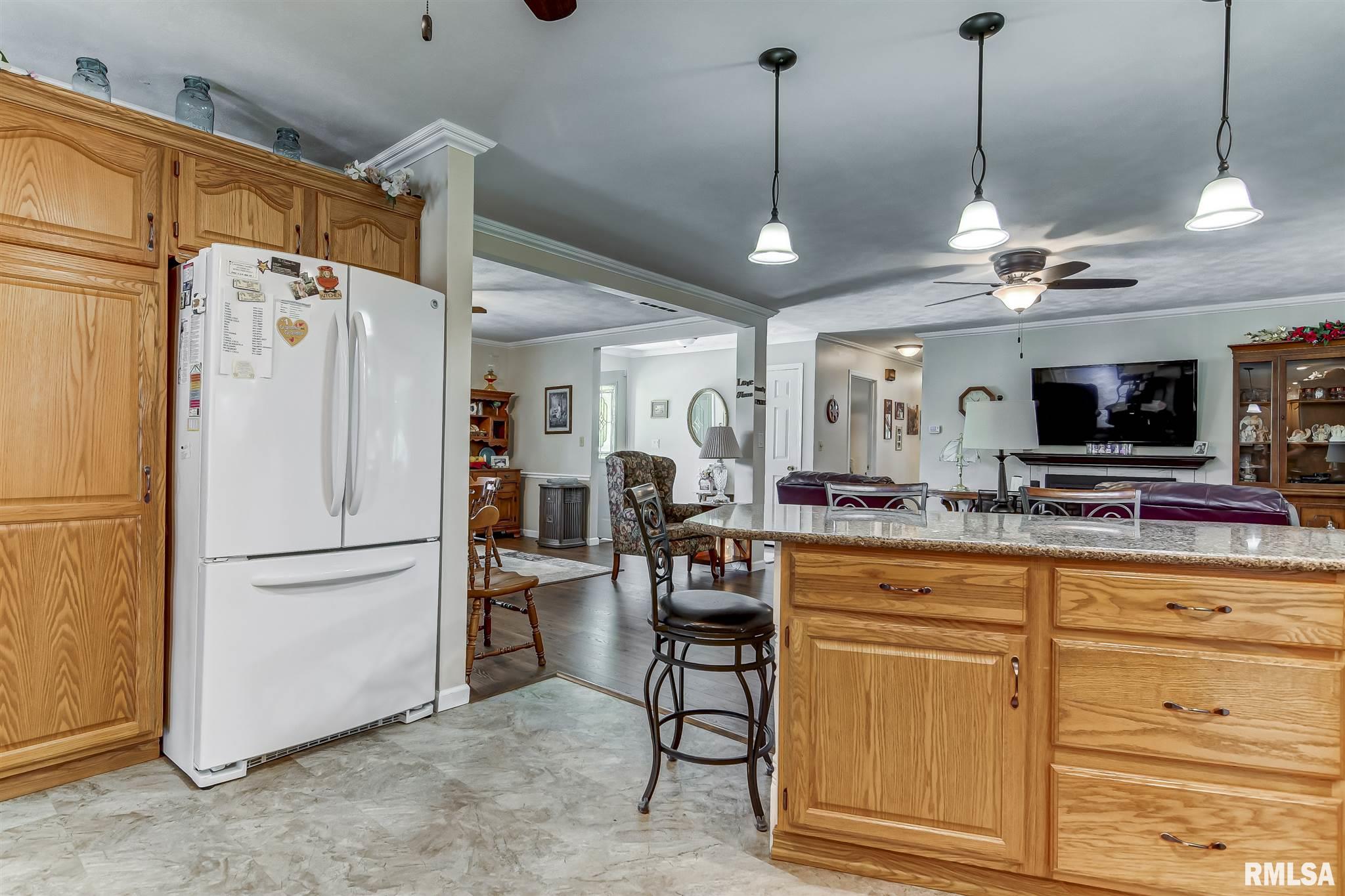 18 Wind Cave Drive Springfield, IL 62712 - Photo 6 of 43 Gallery Image 6