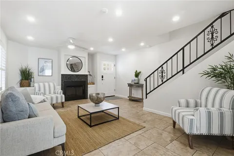 $1,075,000 | 2704 Nelson Avenue, Unit C, Redondo Beach, CA 90278
