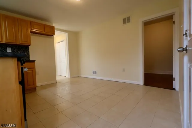 $2,100 | 484 South 16th Street, Unit 1, Newark, NJ 07103