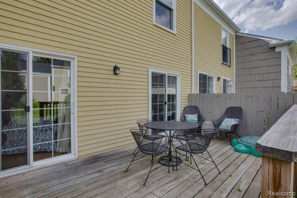 1402 Crescent Lane, Unit 330 Rochester Hills, MI 48306 - Photo 29 of 32