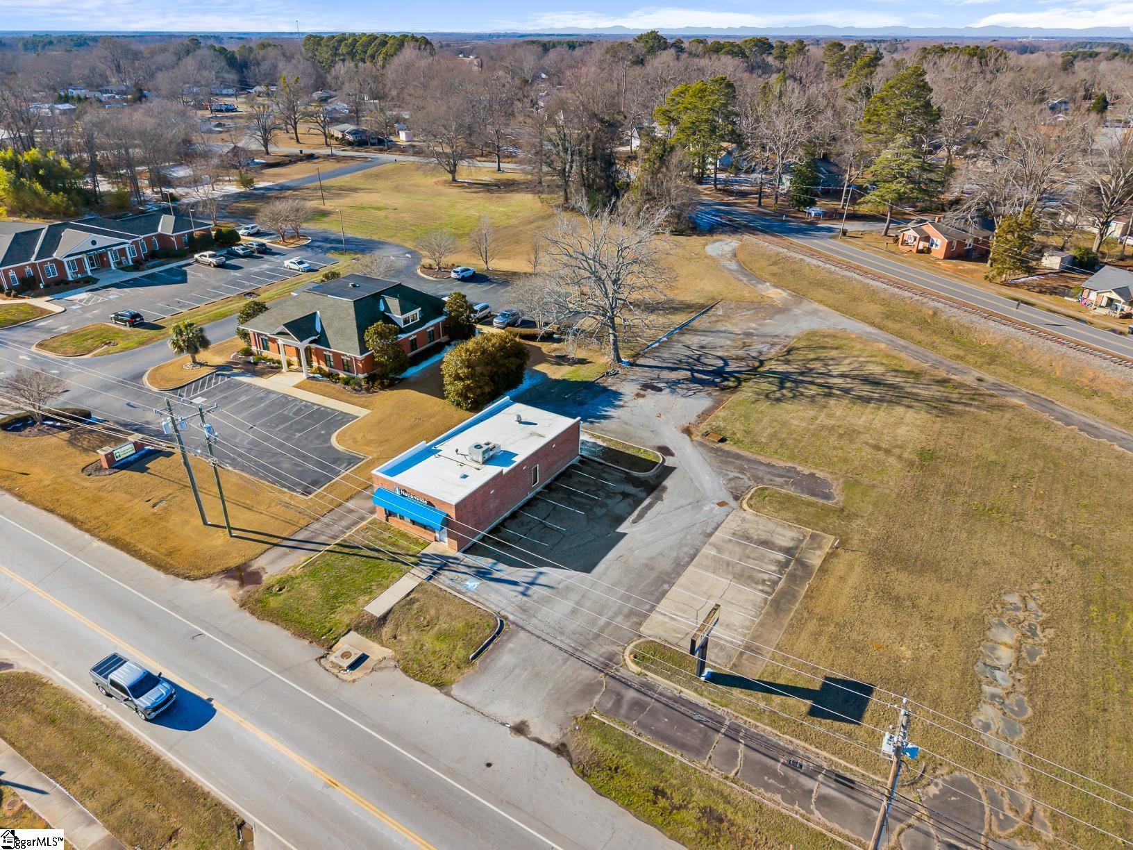 713 Anderson Street Belton, SC 29627 - Photo 33 of 43