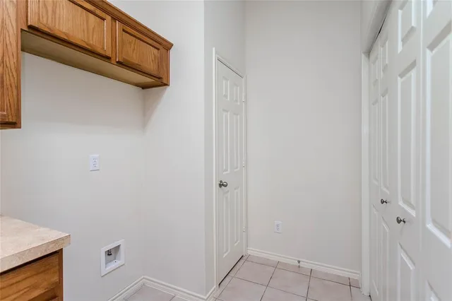 a view of a utility room