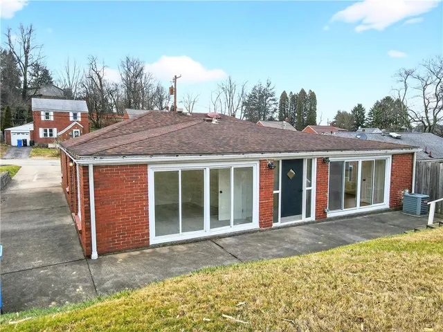 $205,000 | 811 Everglade Drive, McKeesport, PA 15135