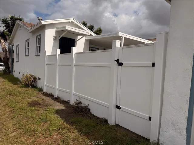 a view of a house with a outdoor space