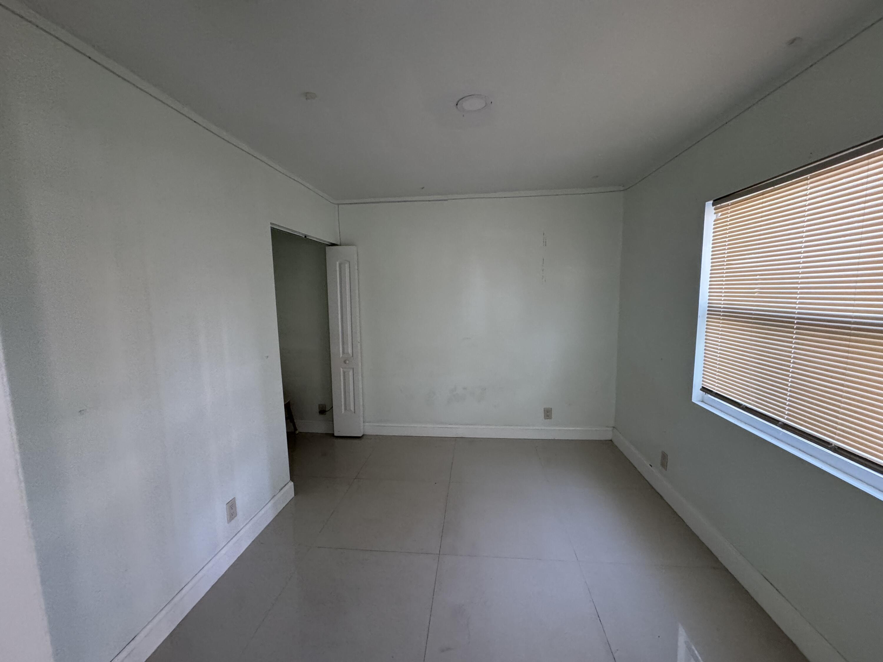 616 49th Street West Palm Beach, FL 33407 - Photo 3 of 9 IMG_0328