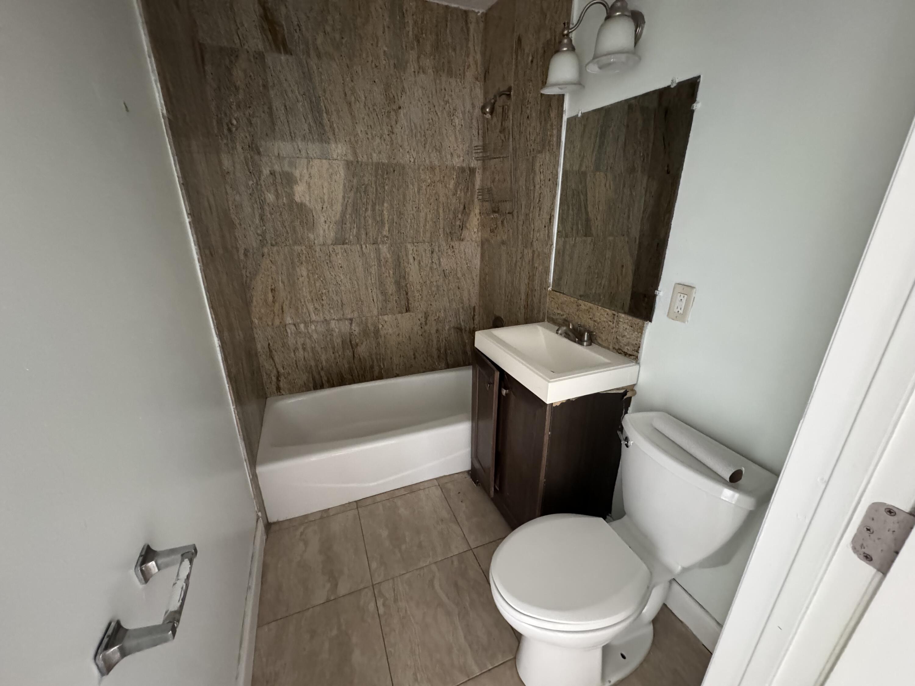 616 49th Street West Palm Beach, FL 33407 - Photo 6 of 9 IMG_0324