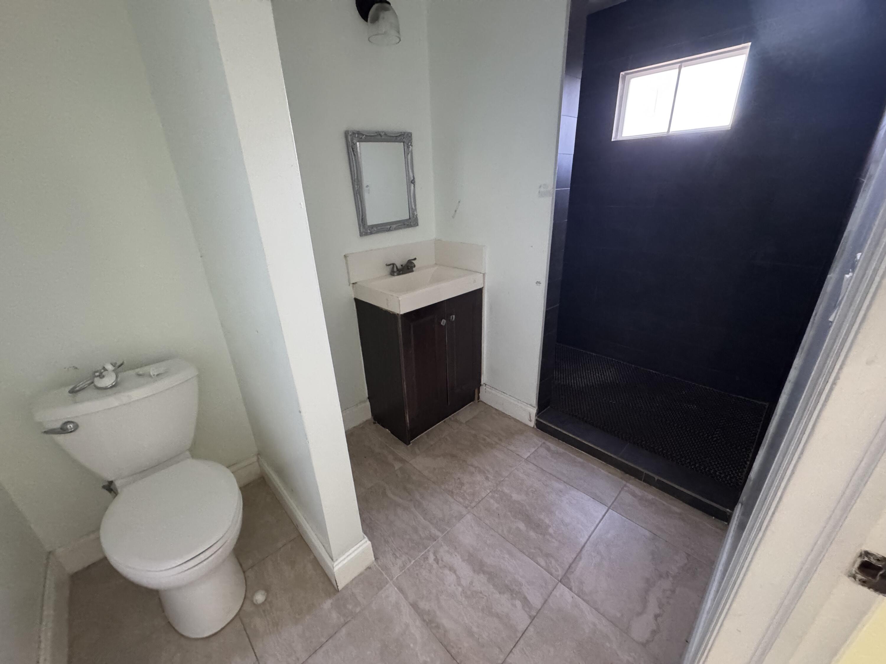 616 49th Street West Palm Beach, FL 33407 - Photo 7 of 9 IMG_0322