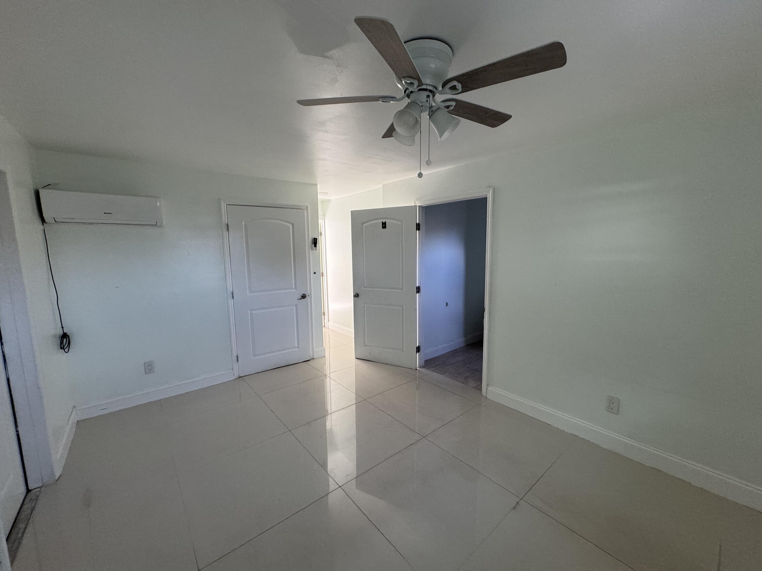 616 49th Street West Palm Beach, FL 33407 - Photo 8 of 9 IMG_0321