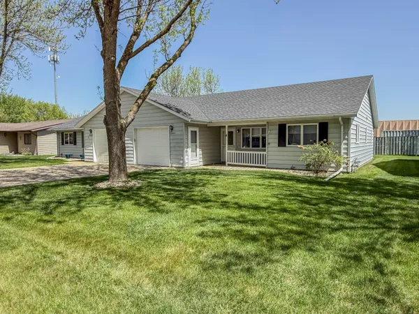 $189,000 | 2411 Kenwood Drive Southwest, Willmar, MN 56201