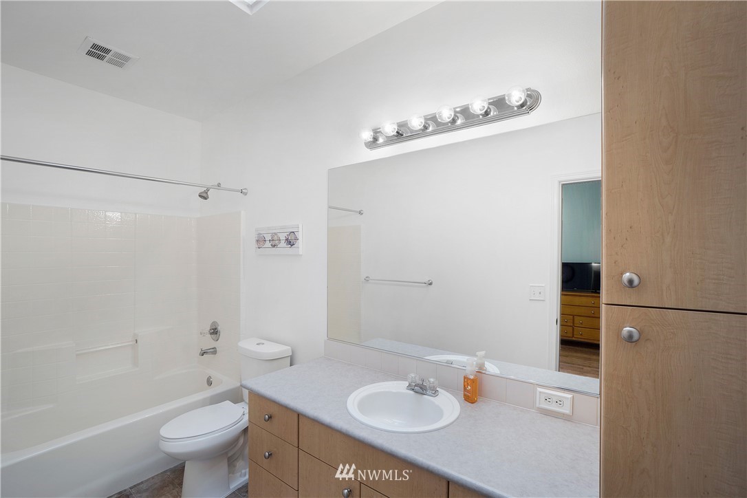 5001 Davis Place South, Unit 20D Renton, WA 98055 - Photo 24 of 32 Gallery Image 24