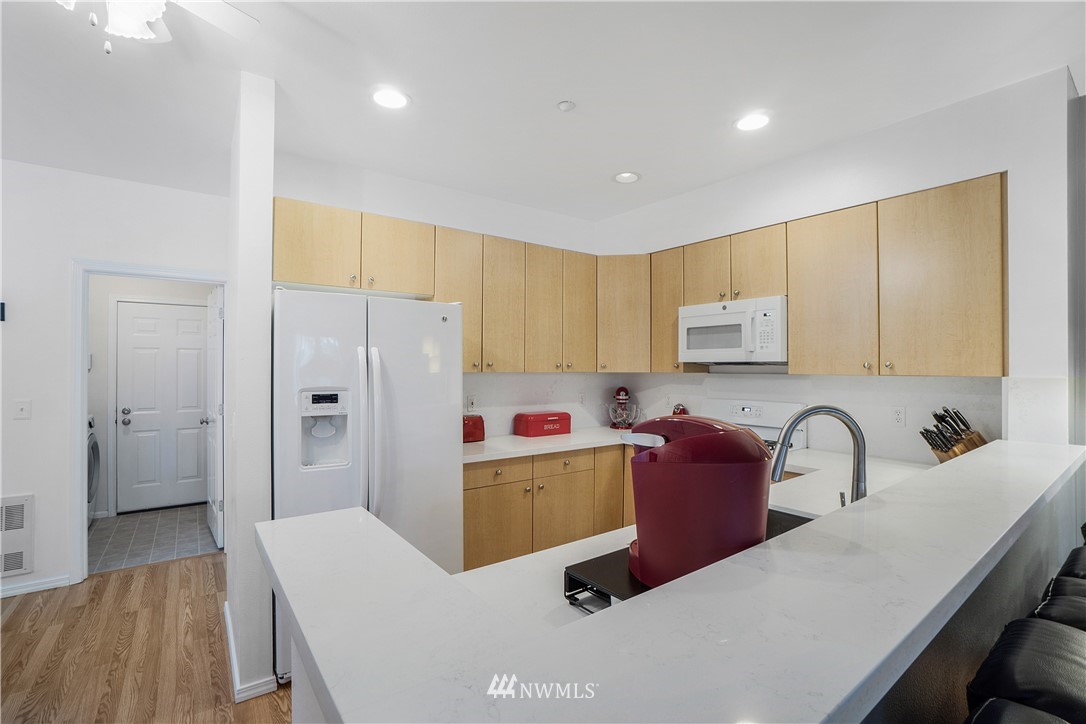 5001 Davis Place South, Unit 20D Renton, WA 98055 - Photo 9 of 32 Gallery Image 9