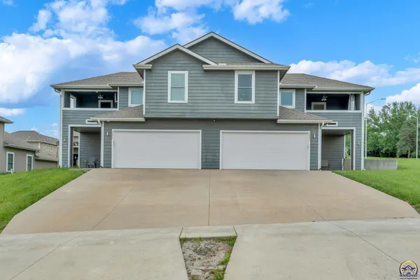 $2,377,777 | 5840-5842 Southwest Woodbridge Drive, Topeka, KS 66606