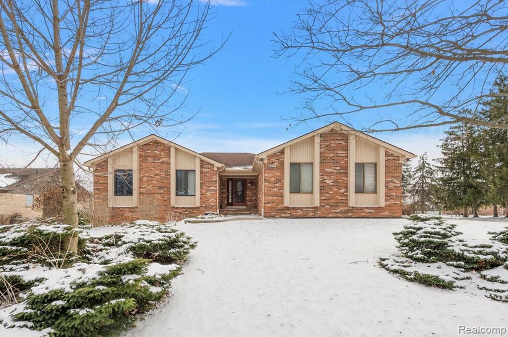 2251 Highsplint Drive Rochester Hills, MI 48307 - Photo 2 of 68