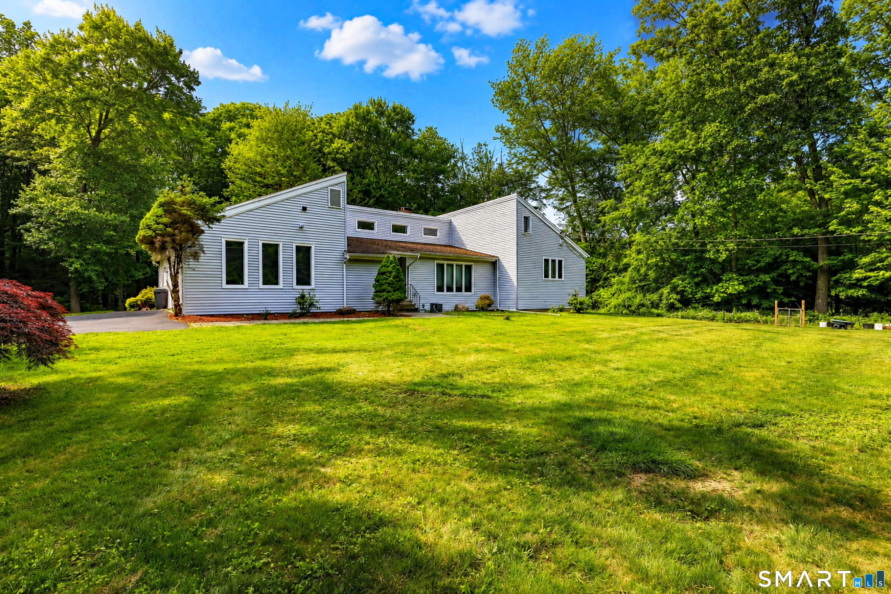 36 Old Barnabas Road Woodbridge, CT 06525 - Photo 2 of 27
