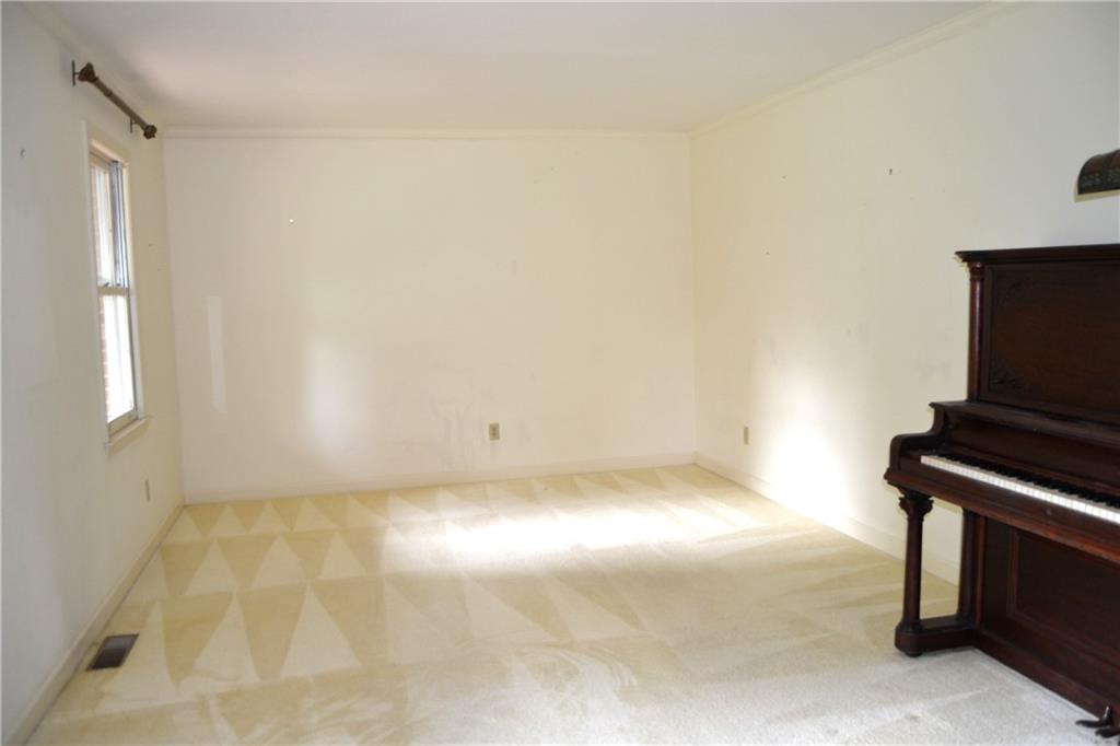 207 Random Lane Burlington, NC 27215 - Photo 5 of 19 Gallery Image 5