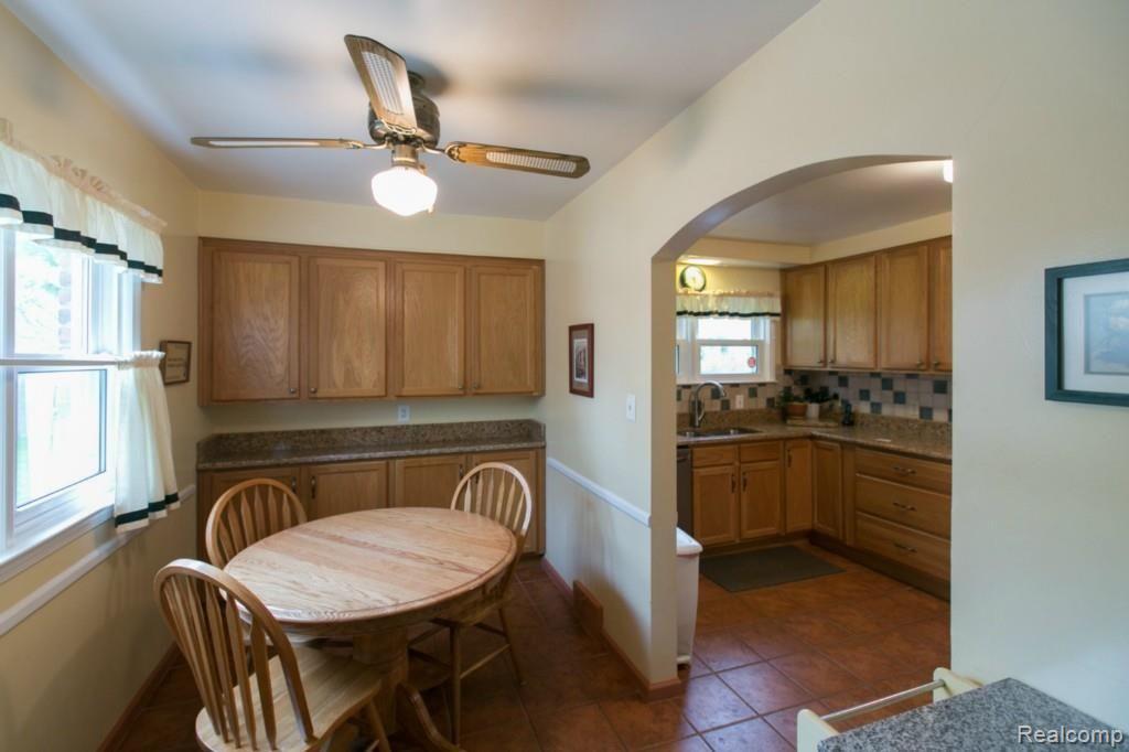 338 Fisher Road Grosse Pointe, MI 48230 - Photo 9 of 20 Wakefield_026.jpg