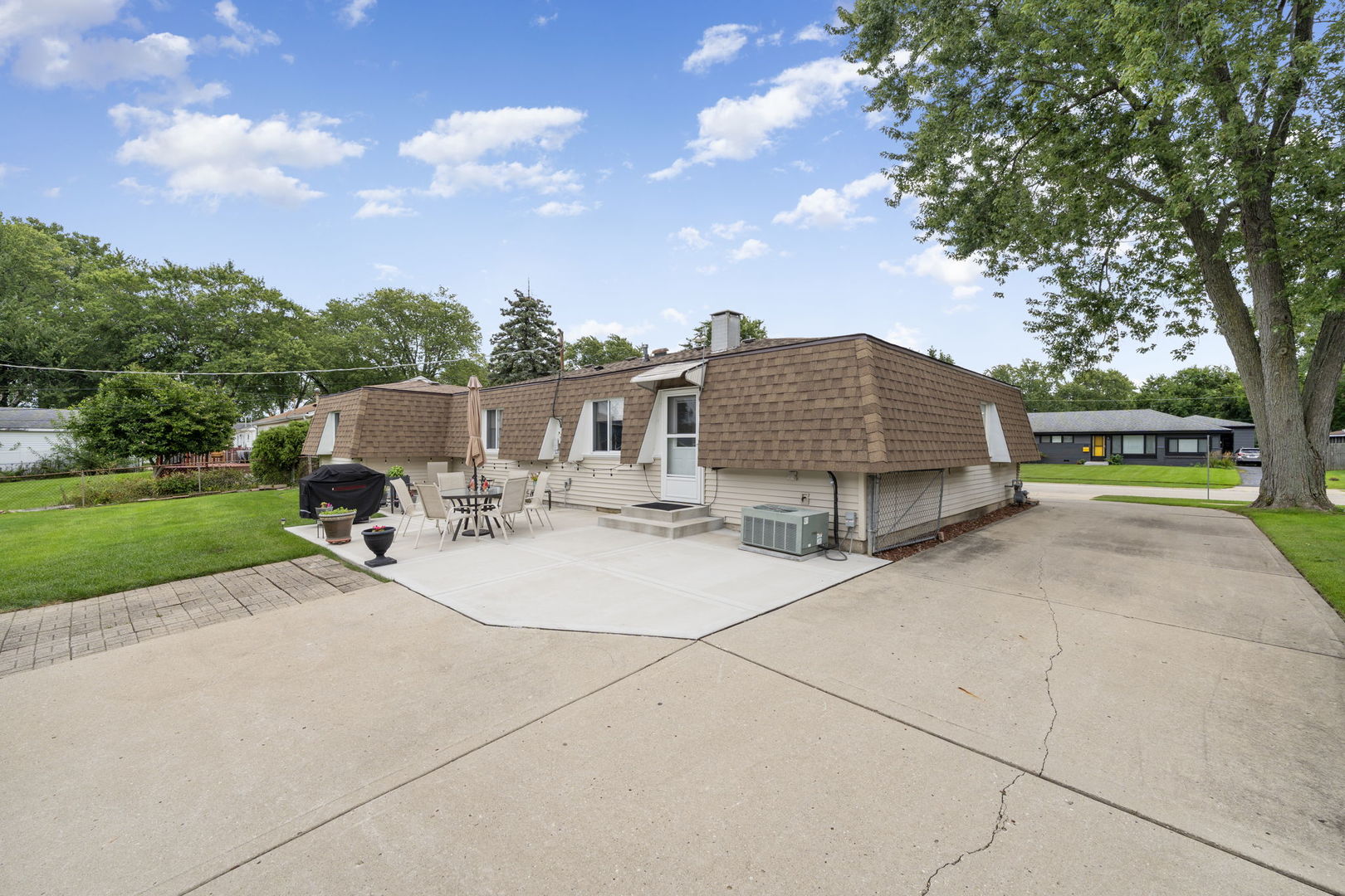 100 Des Plaines Lane Hoffman Estates, IL 60169 - Photo 28 of 36