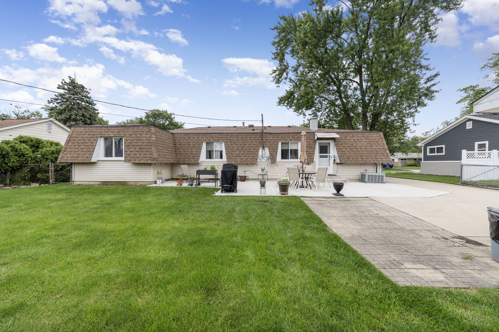 100 Des Plaines Lane Hoffman Estates, IL 60169 - Photo 29 of 36