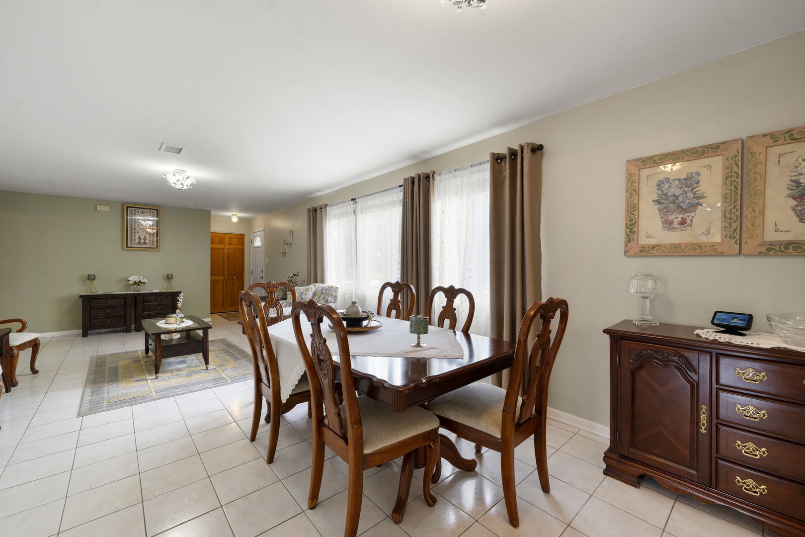 100 Des Plaines Lane Hoffman Estates, IL 60169 - Photo 7 of 36