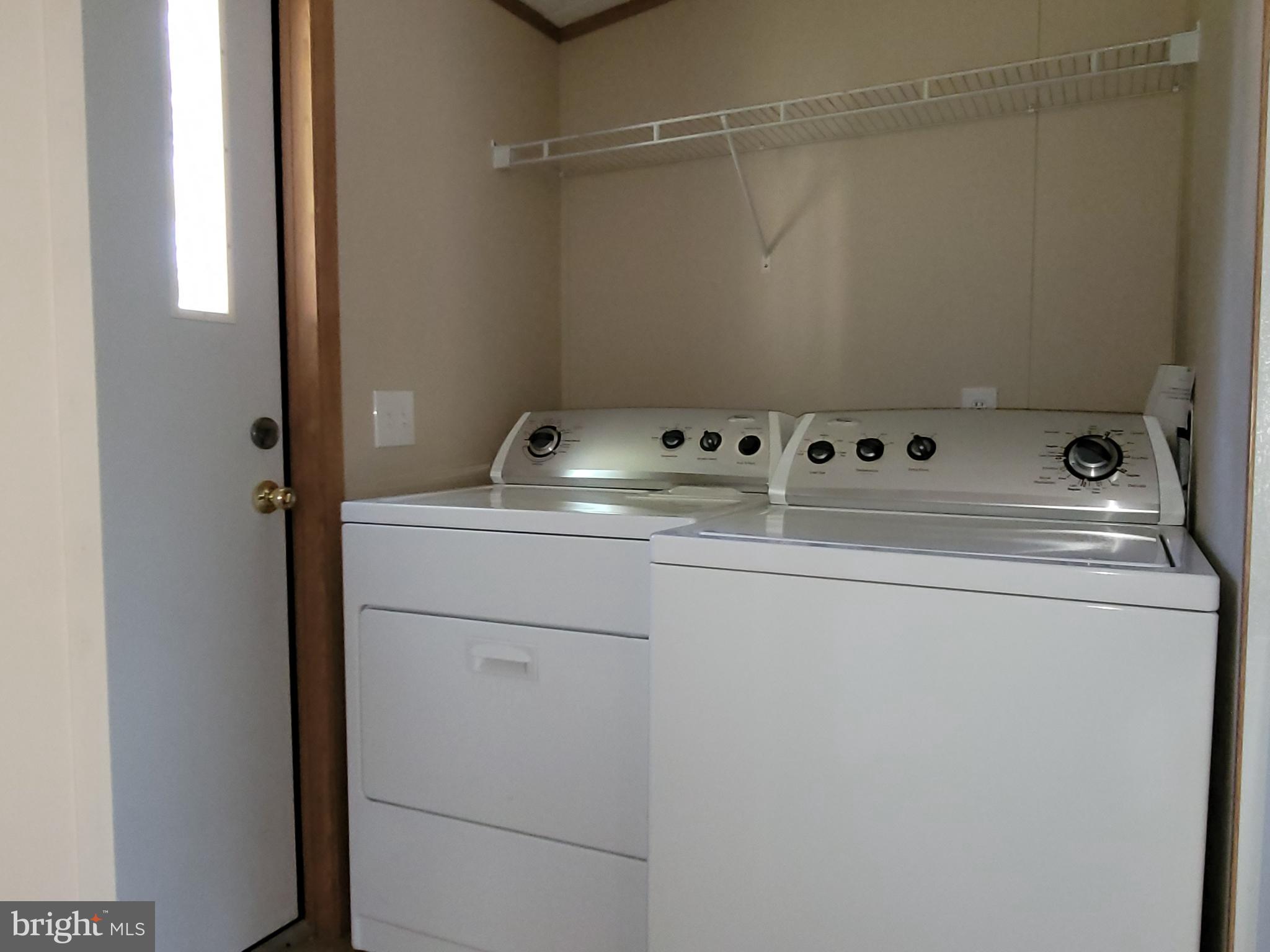 193 Shawnee Avenue Dover, PA 17315 - Photo 7 of 20 a utility room with dryer and washer