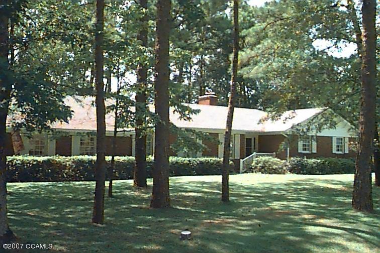 715 Country Club Road Morehead City, NC 28557 - Photo 1 of 7 715 Country Club Ct.