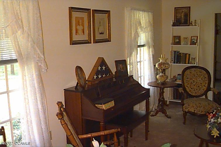 715 Country Club Road Morehead City, NC 28557 - Photo 4 of 7 Den