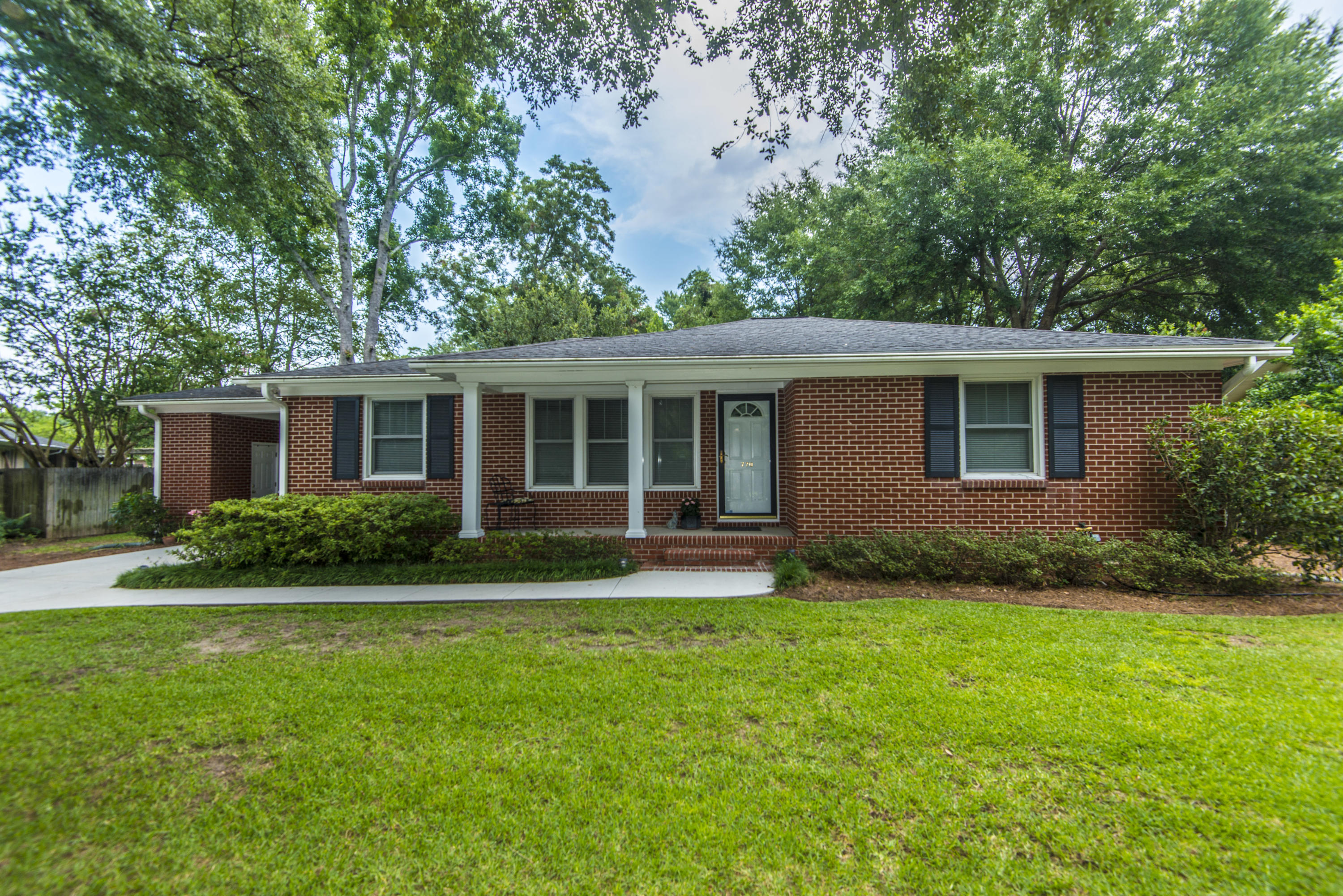 770 Dills Bluff Road Charleston, SC 29412 - Photo 2 of 35 _DSC4470